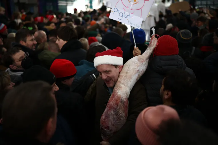 Kevesebb fölösleges étellel és a szelektívbe dobott szalvétákkal is tehetünk ilyenkor a környezetért