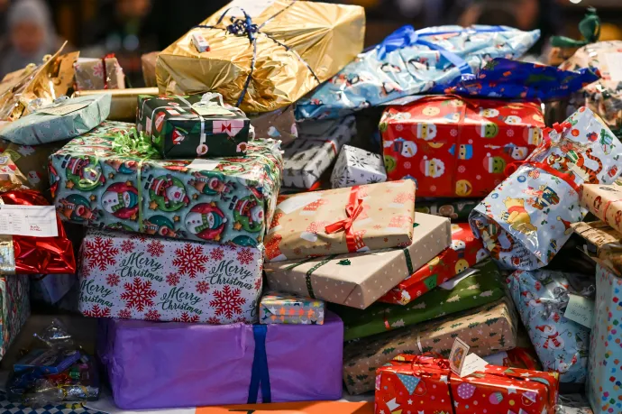 Idén karácsonykor egy romániai család átlagosan 2.500 lejt költött, azaz körülbelül egy havi minimálbérnyi összeget