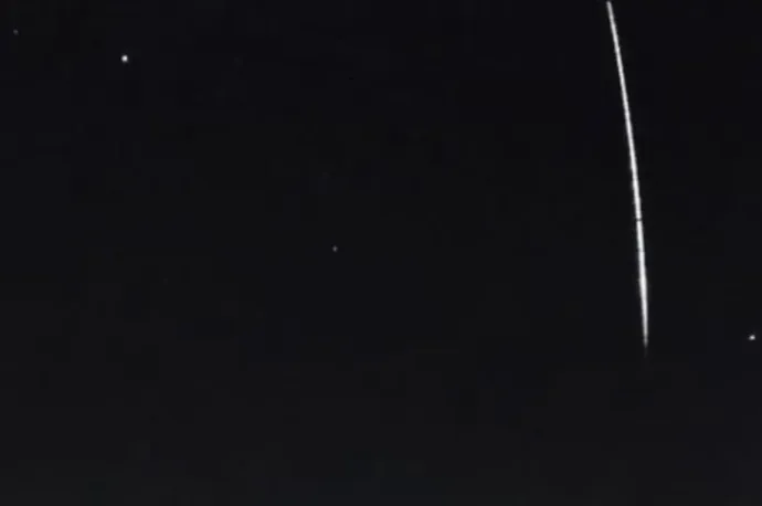 Karácsonyi tűzgömb ragyogott este az égen