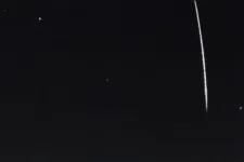 Karácsonyi tűzgömb ragyogott este az égen