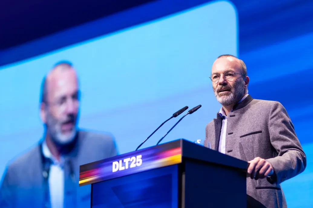 Manfred Weber nem zárja ki a szélsőjobbal való EP-s együttműködést