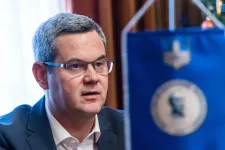 „Szakvizsgára készülsz már?” – Magyar Péter és Takács Péter megint kommentekben esett egymásnak