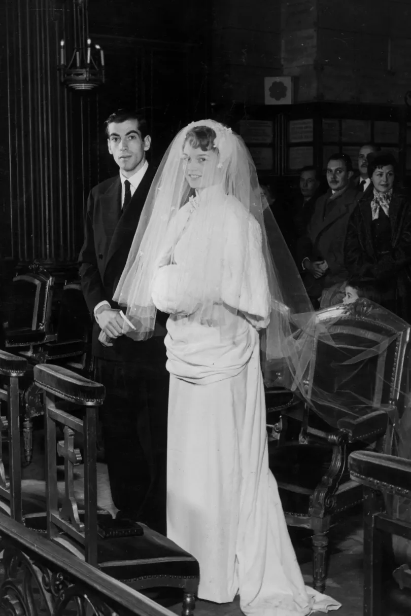Roger Vadim és Brigitte Bardot az 1956-os És Isten megteremté a nőt című film forgatásán és az esküvőjükön 1952-ben – Fotó: Bettmann / Getty Images és Hulton Archive / Getty Images