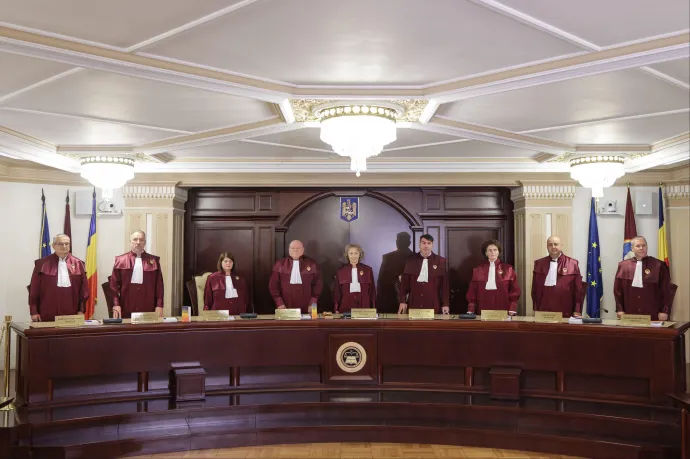 Időhúzás az alkotmánybíróságon: meddig halogatható a különnyugdíjak ügye?