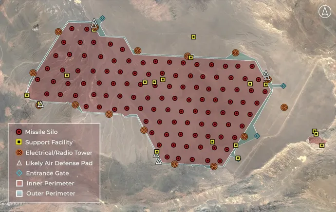 Rakétasilók a Kína északnyugati részén lévő Hszincsiang tartományban, Hami városa közelében – Forrás: FAS / Maxar