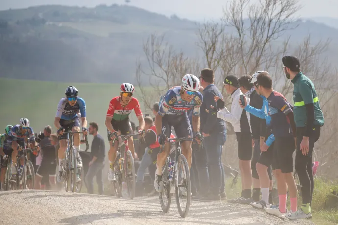 Valter Attila a 19. Strade Bianche 2025 versenyen 2025. március 8-án, Sienában, Olaszországban – Fotó: Sara Cavallini / Getty Images
