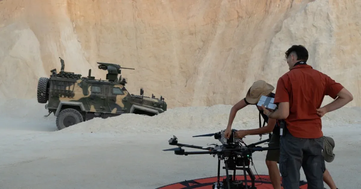 Kiderült, hogy milyen katonai eszközöket loptak el a Sárkányok Kabul felett forgatásán