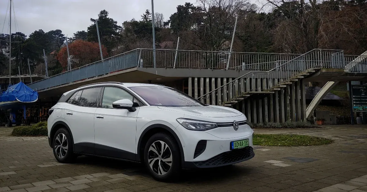 Szinte fapados, de így is jó vétel a Volkswagen tágas villanyautója