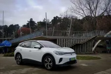 Szinte fapados, de így is jó vétel a Volkswagen tágas villanyautója