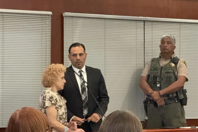 Ashlee Buzzard az előzetes tárgyaláson 2025. december 26-án – Forrás: KSBY News