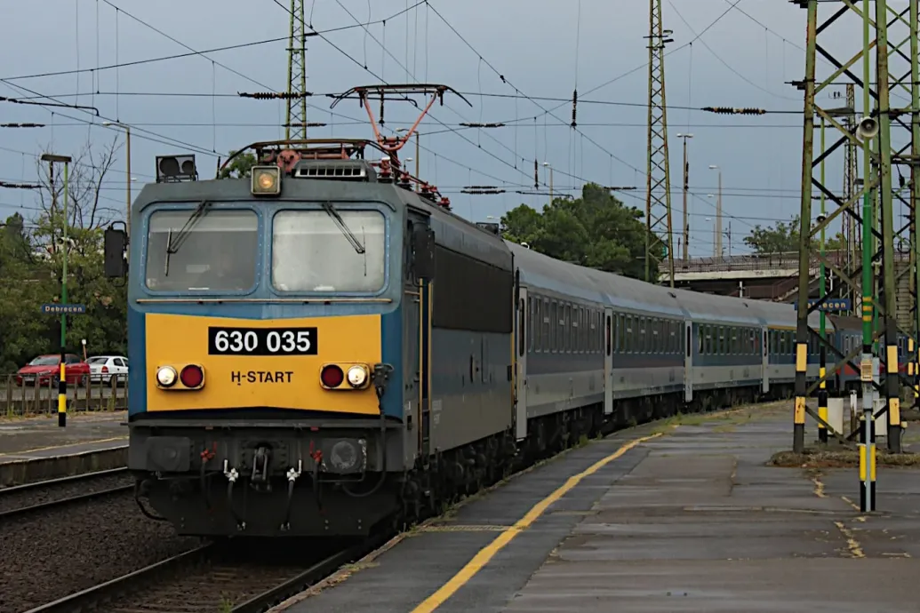 Bombafenyegetés miatt rendőri intézkedés alá vontak egy vonatot Albertirsánál