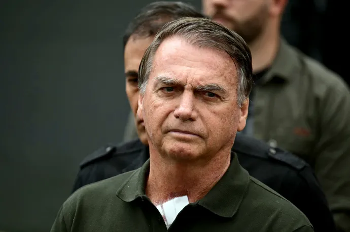 Véget nem érő csuklása miatt már harmadik műtétén is átesett Bolsonaro
