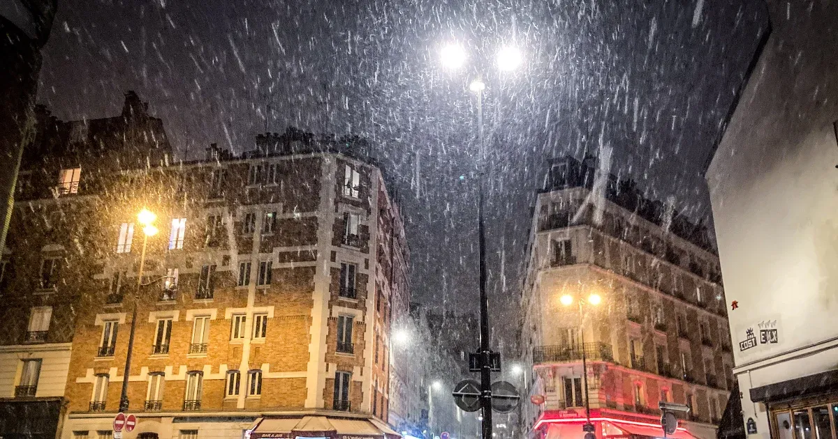 Hóesés kíséri az év utolsó napját, de a szánkót még ne vegyük elő
