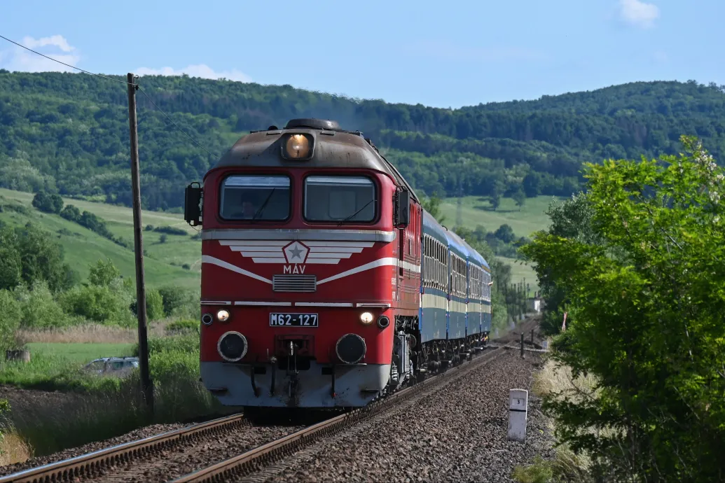 24.hu: a MÁV az ünnepek alatt megvásárolta a bedőlt dunakeszi járműjavítót