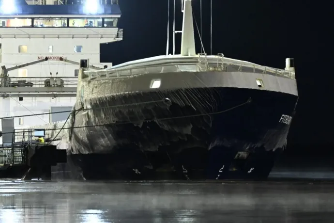 Horgonyával rongálhatott meg egy távközlési kábelt egy Oroszországból Izraelbe tartó teherhajó a Finn-öbölben