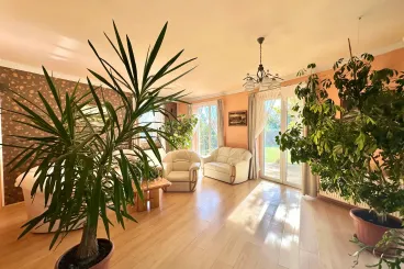 Ilyenkor is megunhatatlan Balaton, és 3 ház, ami többet ér bármilyen nyaralásnál