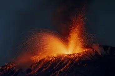 Látványos vulkánkitöréssel köszöntötte az Etna az új évet