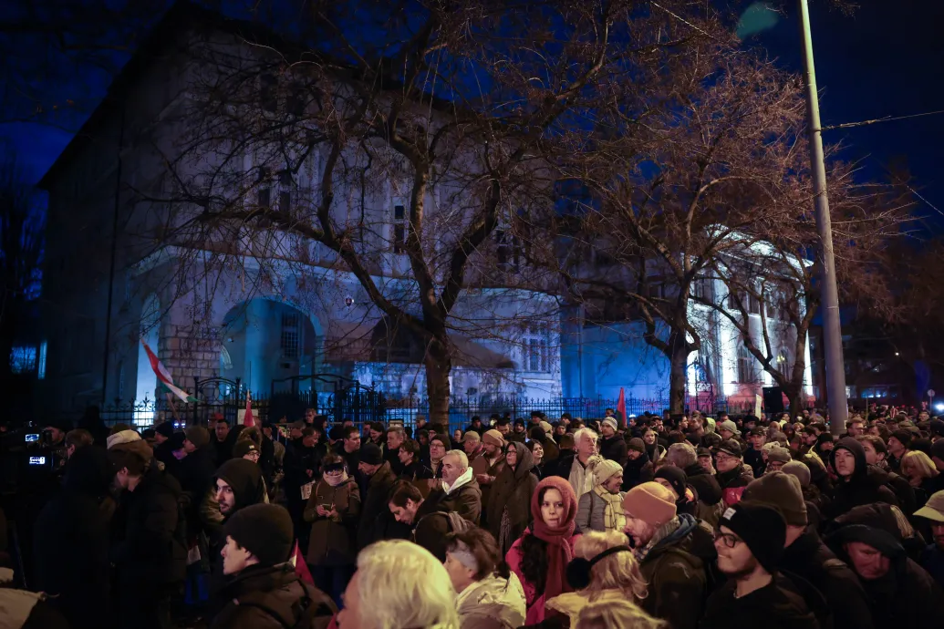 A felvidéki magyarokért tüntetnek a szlovák nagykövetség előtt