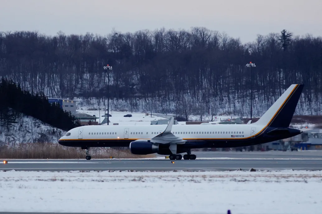Megérkezett a Madurót szállító repülőgép New Yorkba