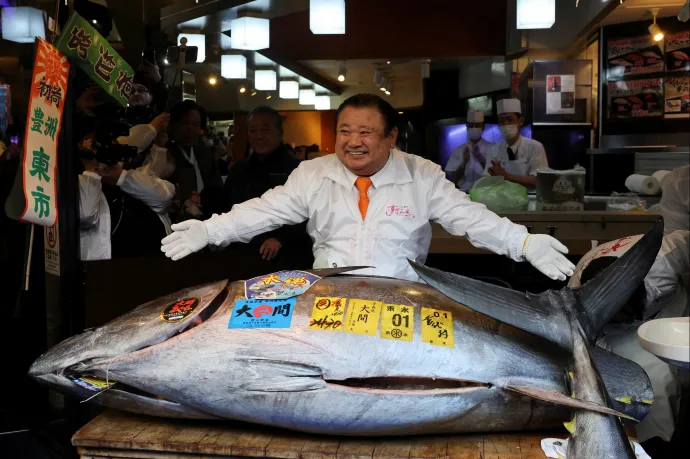 Rekordáron, egymilliárd forintért adtak el egy halat egy japán árverésen