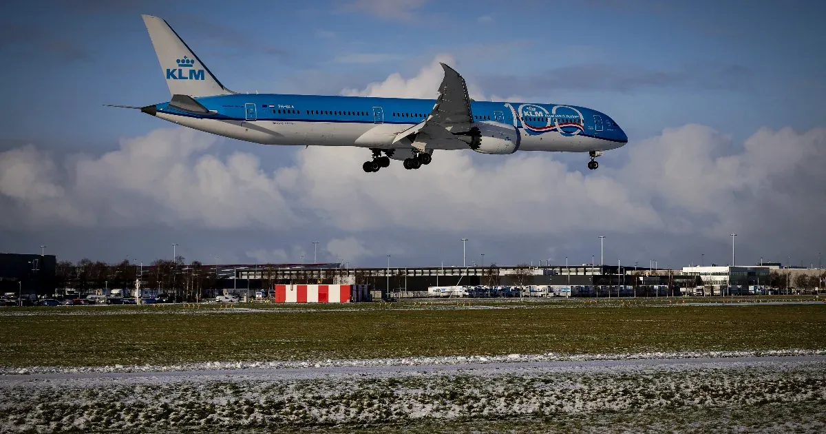 Hollandiában is durvul a hóhelyzet, több mint négyszáz járatot törölt az amszterdami repülőtér