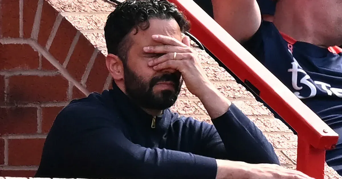 Elfogyott a türelem a Manchester Unitednél, kirúgták az edzőt