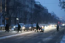 Budapestet is elérte a havazás, a Budapesti Közművek azt kéri, aki teheti, válassza a tömegközlekedést az autó helyett