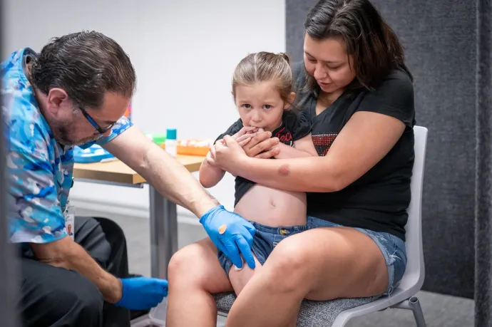 Alaposan visszanyesnék a gyerekeknek javasolt oltások számát Amerikában