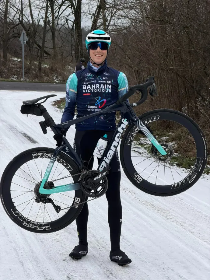 Valter Attila a Bahrain mezében – Fotó: Valter Attila / Facebook