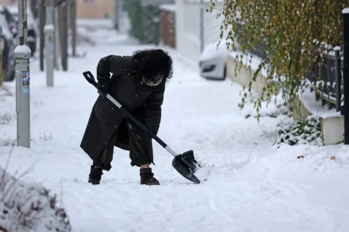 Ne tegye el a hólapátot, péntekig még biztosan szüksége lesz rá