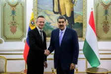 Szijjártó's all smiles photo with Maduro perfectly illustrates Fidesz's view of foreign policy
