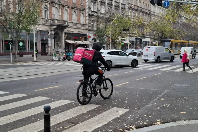 Megugrott a budapesti ételfutárok bevétele decemberben