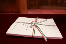 Szokatlan spórolással fordult rá a kormány a választás előtti osztogatásra