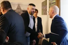 Tárgyalóasztalhoz ültek a tüntető kamionosok és a minisztérium képviselői, egy dologban már sikerült megegyezni