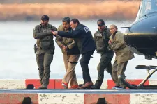 Maduro és felesége beverte a fejét a biztonsági szoba ajtókeretébe, amikor az amerikai katonák elől menekültek