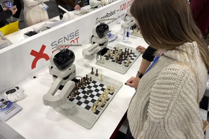 Szégyenszemre rommá alázott sakkban egy cuki robot