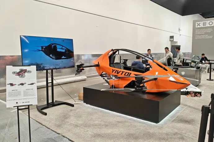 A gyártó szerint jogsi nélkül lehet majd száguldozni a CES-en bemutatott új repülő járgányokkal