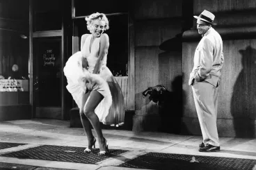 Marilyn Monroe leghíresebb jelenetét 14-szer rontották el a rajongók, végül négyezer kilométerrel odébb kellett újraforgatni