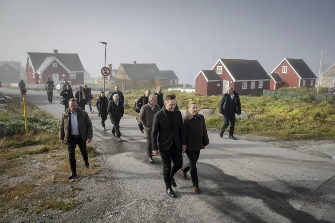 Mette Frederiksen dán és Jens-Frederik Nielsen grönlandi miniszterelnök Nuukban 2025. szeptember 24-én – Fotó: Mads Claus Rasmussen / Ritzau Scanpix / AFP