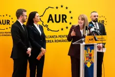 Mi köze van a két alkotmánybíró elleni AUR-keresetnek a nyugdíjtörvényhez és Lia Savoneához?