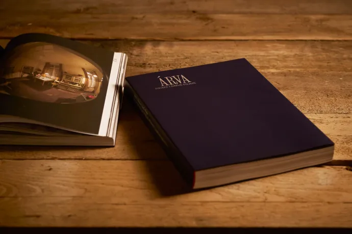 Különös egy kiadvány