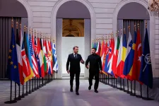 Az eddigi legkomolyabb ígéreteket kapta biztonsági garanciákra, mégsem lehet felhőtlen Zelenszkij öröme