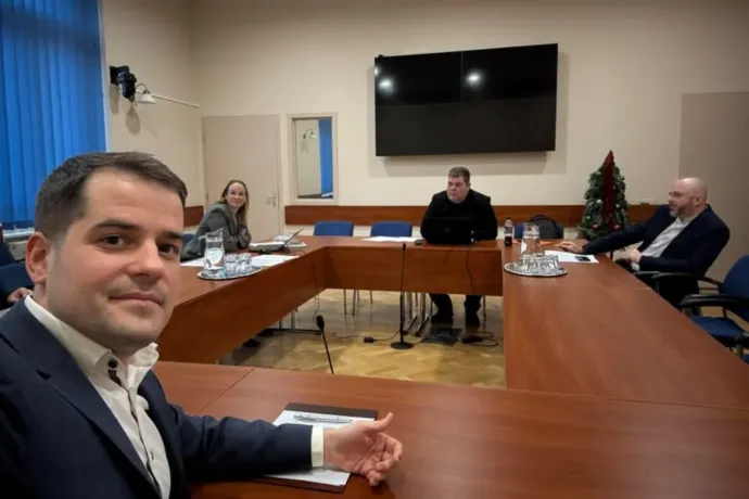 A Fidesz a teljes győri városvezetést meghallgatta egy parkolási bírság ügyében, csak a magnófelvétel nincs meg a jegyzőkönyvhöz