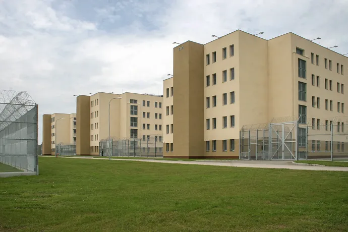 Eszméletlenre vertek egy rabot a szombathelyi börtönben, a férfi később belehalt a sérülésébe