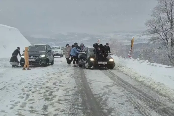 Hó, szél és komoly fennakadások vannak országszerte