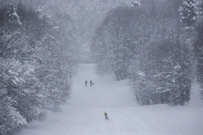 Megnyitott a pécsi sípálya