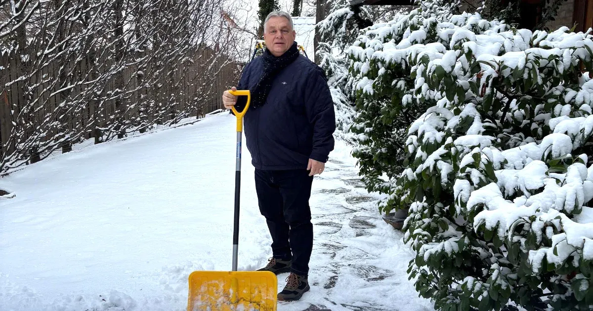 Havazós hűhóval, hólapáttal a kézben pörgetik a kampányt a Fidesz és a Tisza politikusai