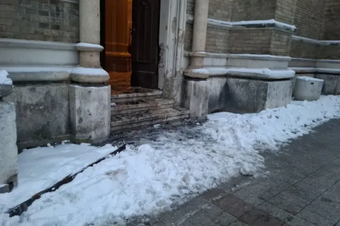 Gyújtogatás volt egy újvidéki római katolikus templomnál