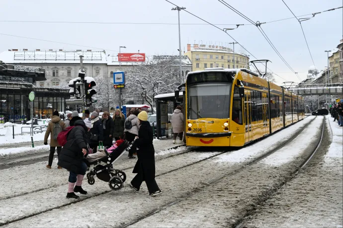 Megrongálta a fagyos időjárás a 4-6-os pályáját