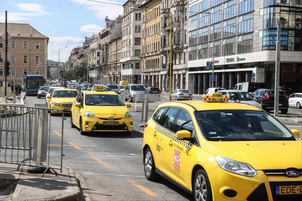 Brutális befektetés lesz: a Főtaxi már az önvezető taxikra készül – Forrás: Telex.hu